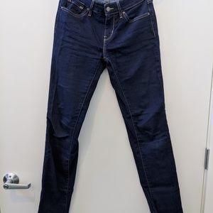 Levi's Women's 712 Slim Jean Dark Wash Size 26